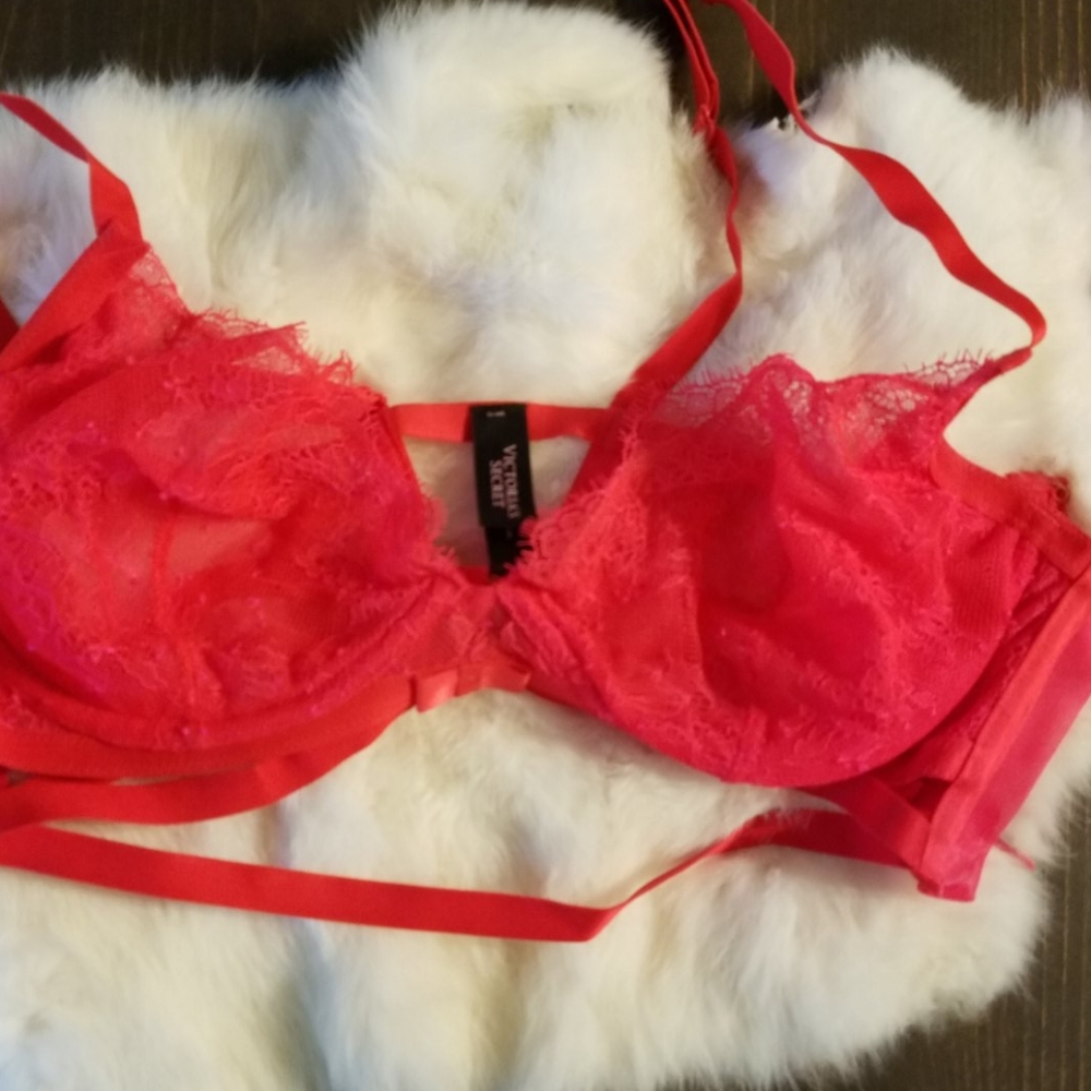 Victoria's Secret Very Sexy unlined demi bra